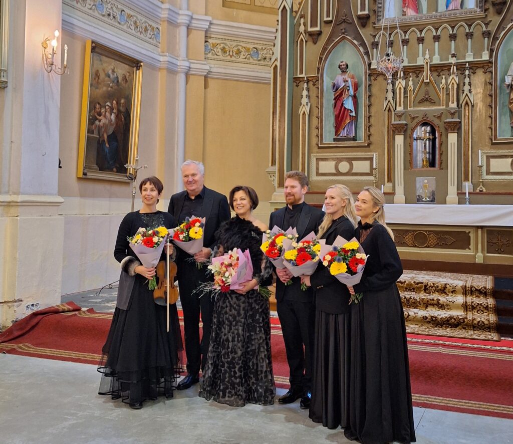 Vilniaus styginių kvintetas INTERMEZZO ir solistė Rita Preikštaitė.