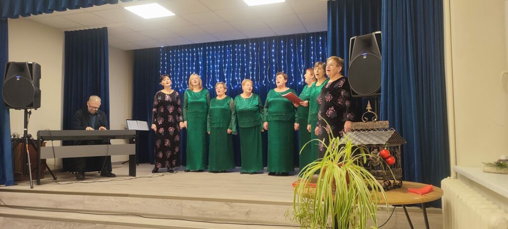 Padauguvos laisvalaikio salės moterų vokalinis ansamblis „Akimirka“