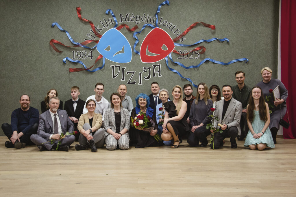 Bendra artistų nuotrauka