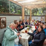 Šokėjos "Močiučių' restorane