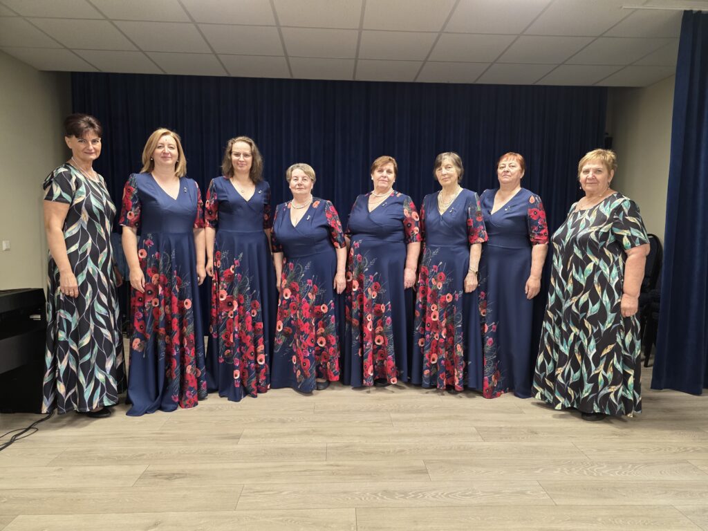 Vokalinis moterų ansamblis "Akimirka"