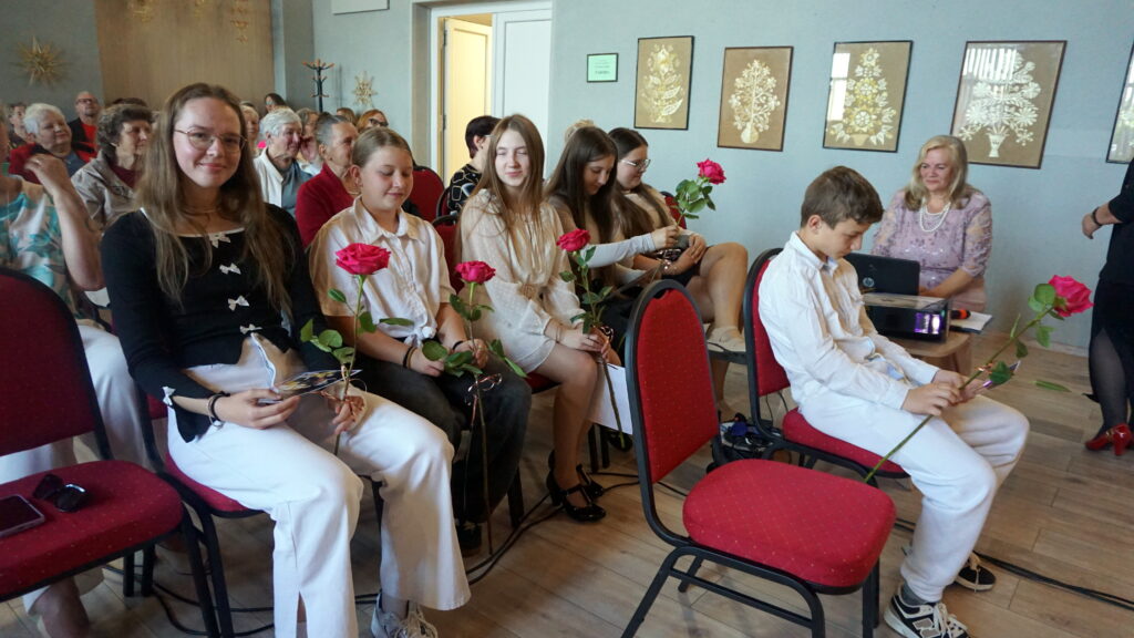 Vaikų teatro „Pasakėlė“ nariai