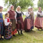 Skambėjo Jurbarko kultūros centro folkloro grupės „Imsrė“ dainos (vadovė Birutė Bartkutė)