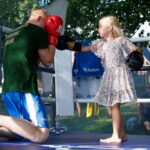 Jaunimas visą dieną sukosi „Chillin Street“ zonoje