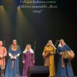 Scenoje-folkloro ansamblis ,,Rasa rasoj"