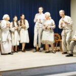 Spektaklis ,,Devynbėdžiai", vaidina Vievio teatras