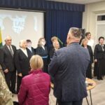 Kartu sugiedota Tautiška giesmė su Raudondvario kultūros centro folkloro ansambliu „Karklė“,