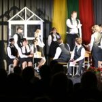 Spektaklis ,,Atžalynas", vaidina Čekiškės laisvalaikio salės teatro studija „Kartos“