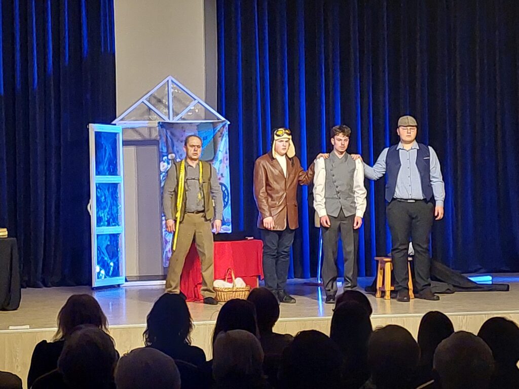 Vykusio spektaklio akimirkos