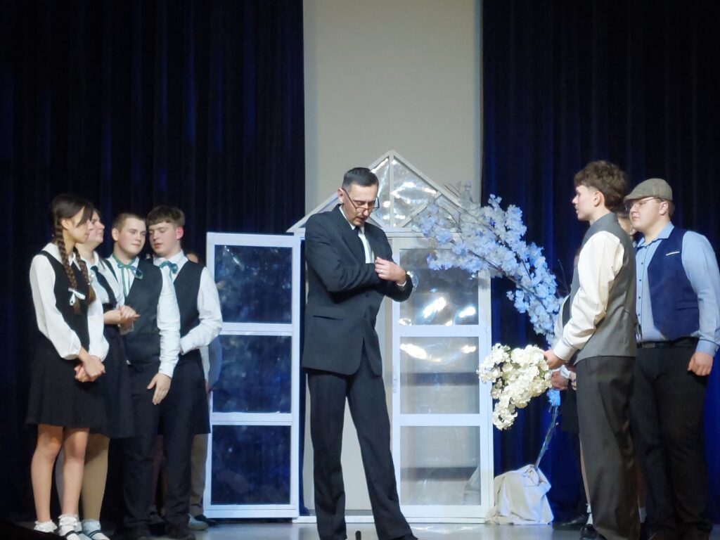 Vykusio spektaklio akimirkos