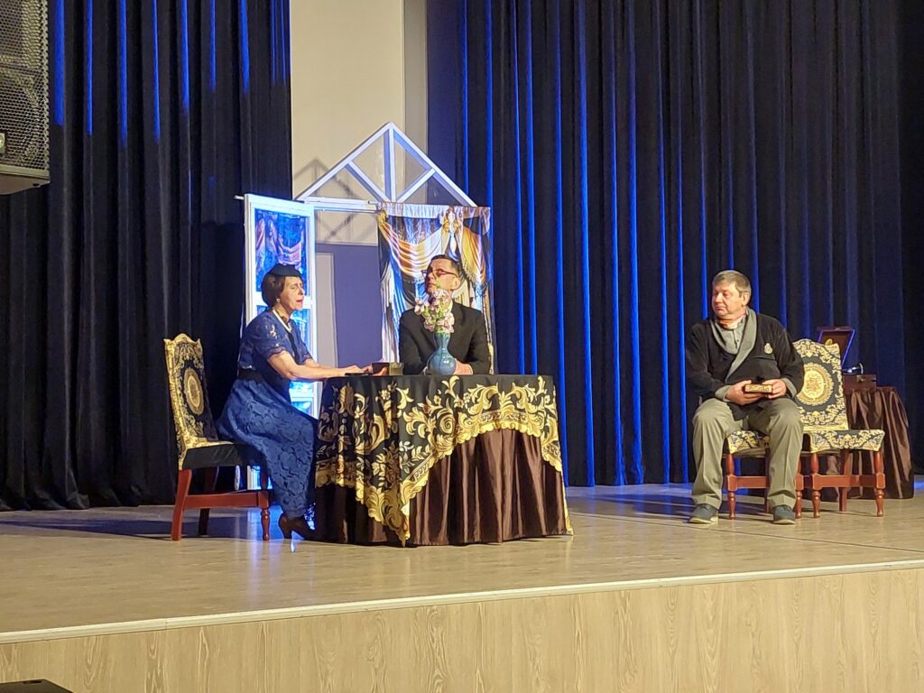 Vykusio spektaklio akimirkos