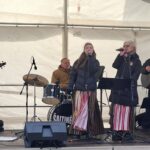 Raseinių rajono kultūros centro Ariogaloje liaudiškos muzikos kapela ,,Šaltinėlis“.