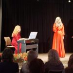 Vakaro programą atliko sopranas Andžela Mickutė ir pianistė Jurgita Lapienytė